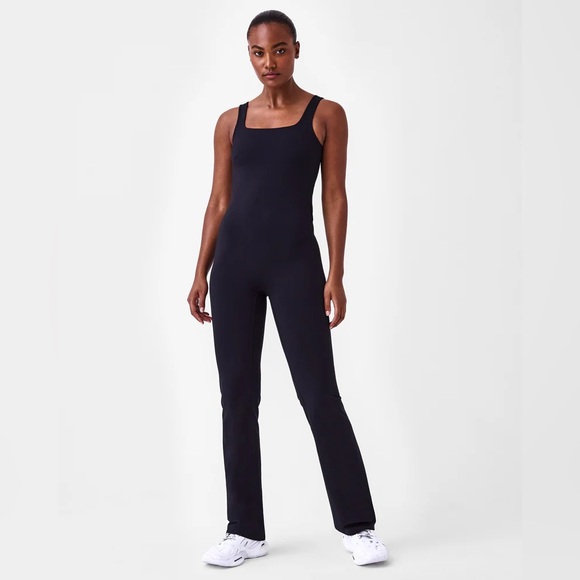 New SPANX Booty Boost Jumpsuit In Black Size XS - Picture 1 of 16